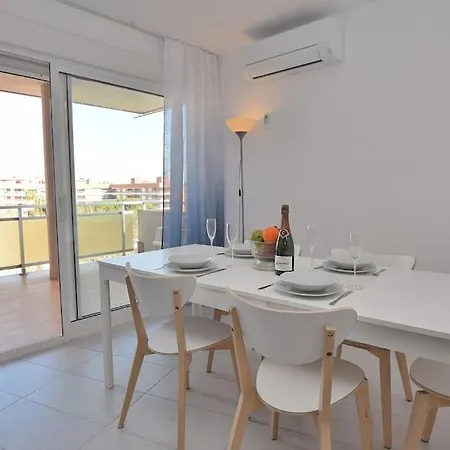 Cerca De La Playa, Major Apartment