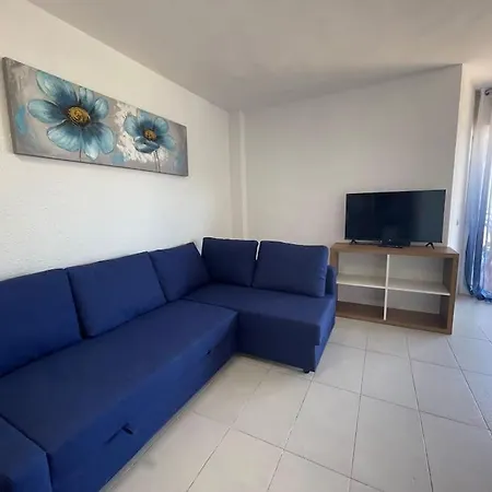 Cerca De La Playa, Major